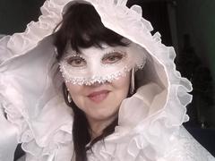 IllusionGold from xLoveCam