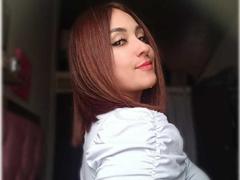 ImYourSophie from xLoveCam