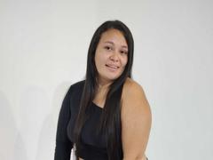 InaraBeki - female with brown hair webcam at xLoveCam