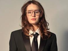 IndeeVi - female with brown hair and  big tits webcam at xLoveCam