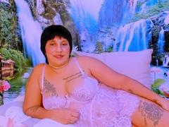 IndianRoxy - female with black hair webcam at xLoveCam