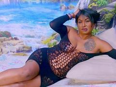 IndianSparkleForU - female with black hair webcam at xLoveCam