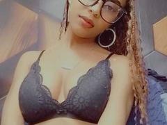 IndianVixene from xLoveCam
