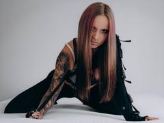 InesCreazy - female with brown hair webcam at xLoveCam