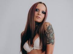 InesCreazy - female with brown hair webcam at xLoveCam