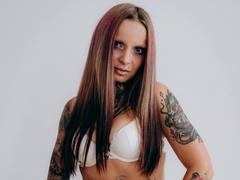 InesCreazy - female with brown hair webcam at xLoveCam