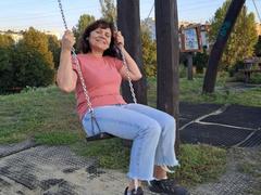 IngridWels - female with brown hair webcam at xLoveCam