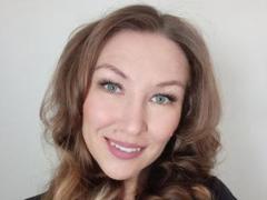 InnaGlory - female with brown hair and  small tits webcam at xLoveCam