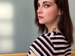 InnaHick-hot - female with brown hair webcam at xLoveCam