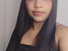 InnocenthaZel - female with black hair webcam at xLoveCam