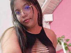 InnocenthaZel - female with black hair webcam at xLoveCam