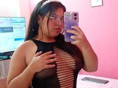 InnocenthaZel - female with black hair webcam at xLoveCam
