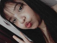 InnocenthaZel - female with black hair webcam at xLoveCam