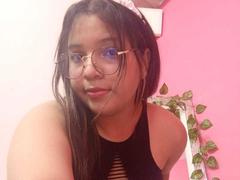 InnocenthaZel - female with black hair webcam at xLoveCam