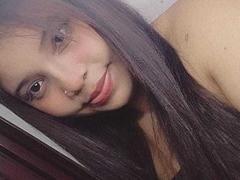 InnocenthaZel - female with black hair webcam at xLoveCam