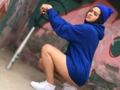 IntiAmor - female with brown hair and  big tits webcam at xLoveCam