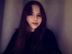 IolaLandauer - female with brown hair and  big tits webcam at xLoveCam