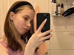 IoneTrosper - female with brown hair webcam at xLoveCam