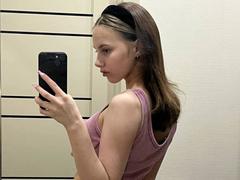 IoneTrosper - female with brown hair webcam at xLoveCam