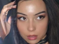 IrendiAngel - female with brown hair and  big tits webcam at xLoveCam