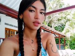 IrisBeaumont - female webcam at xLoveCam
