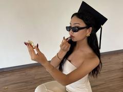 IrisDommer - female with brown hair webcam at xLoveCam