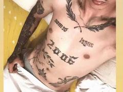 IrisIrs - shemale webcam at xLoveCam