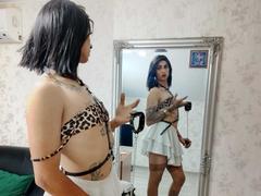 IrisIrs - shemale webcam at xLoveCam