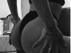 IrisIrs - shemale webcam at xLoveCam