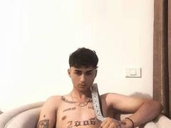 IrisIrs - shemale webcam at xLoveCam