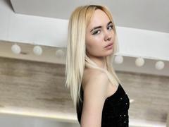 IriskaMimi - female webcam at xLoveCam