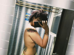 IrySunshine - female with black hair webcam at xLoveCam