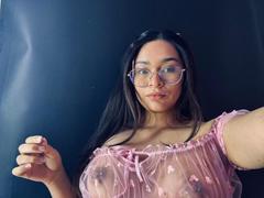 IsaDoux - female with brown hair webcam at xLoveCam