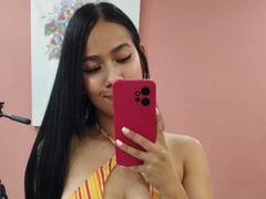 IsaHale - female with black hair and  big tits webcam at LiveJasmin