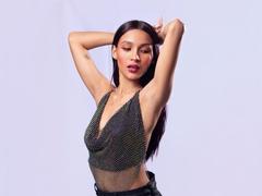 IsaLadera - female webcam at xLoveCam