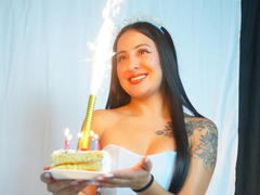 IsaSmithh - female with black hair and  small tits webcam at xLoveCam