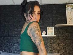 IsaabellaRusso - female with  big tits webcam at xLoveCam