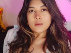 IsabelArt - female with brown hair and  big tits webcam at xLoveCam