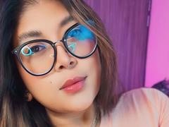 IsabelArt - female with brown hair and  big tits webcam at xLoveCam