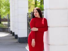 IsabelBlackberry - female with brown hair webcam at xLoveCam