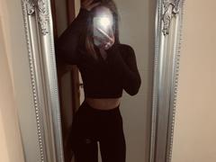 IsabelLips - female webcam at xLoveCam