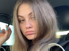 IsabelLips - female webcam at xLoveCam