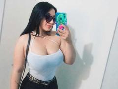 IsabelSaenzX - female with black hair webcam at xLoveCam