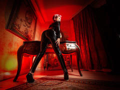 IssabelaBella - blond female with  small tits webcam at LiveJasmin