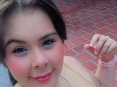 IsabelaCurvy - blond female with  big tits webcam at xLoveCam