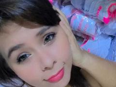 IsabelaCurvy - blond female with  big tits webcam at xLoveCam