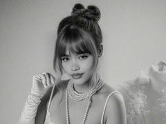 JulietaBlackwood - female with brown hair webcam at LiveJasmin