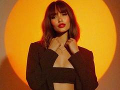 JulietaBlackwood - female with brown hair webcam at LiveJasmin