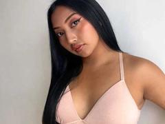 IsabellaDiamond - female with black hair webcam at xLoveCam