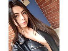 IsabellaJames - female with black hair webcam at xLoveCam